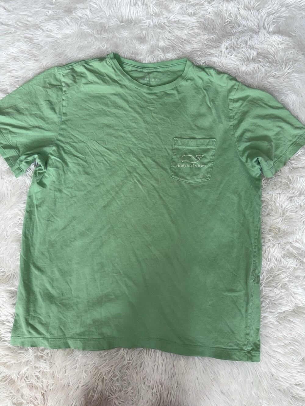 Vineyard Vines Men’s M Classic Green Short Sleeved Whale Tee. Nt Desc**
